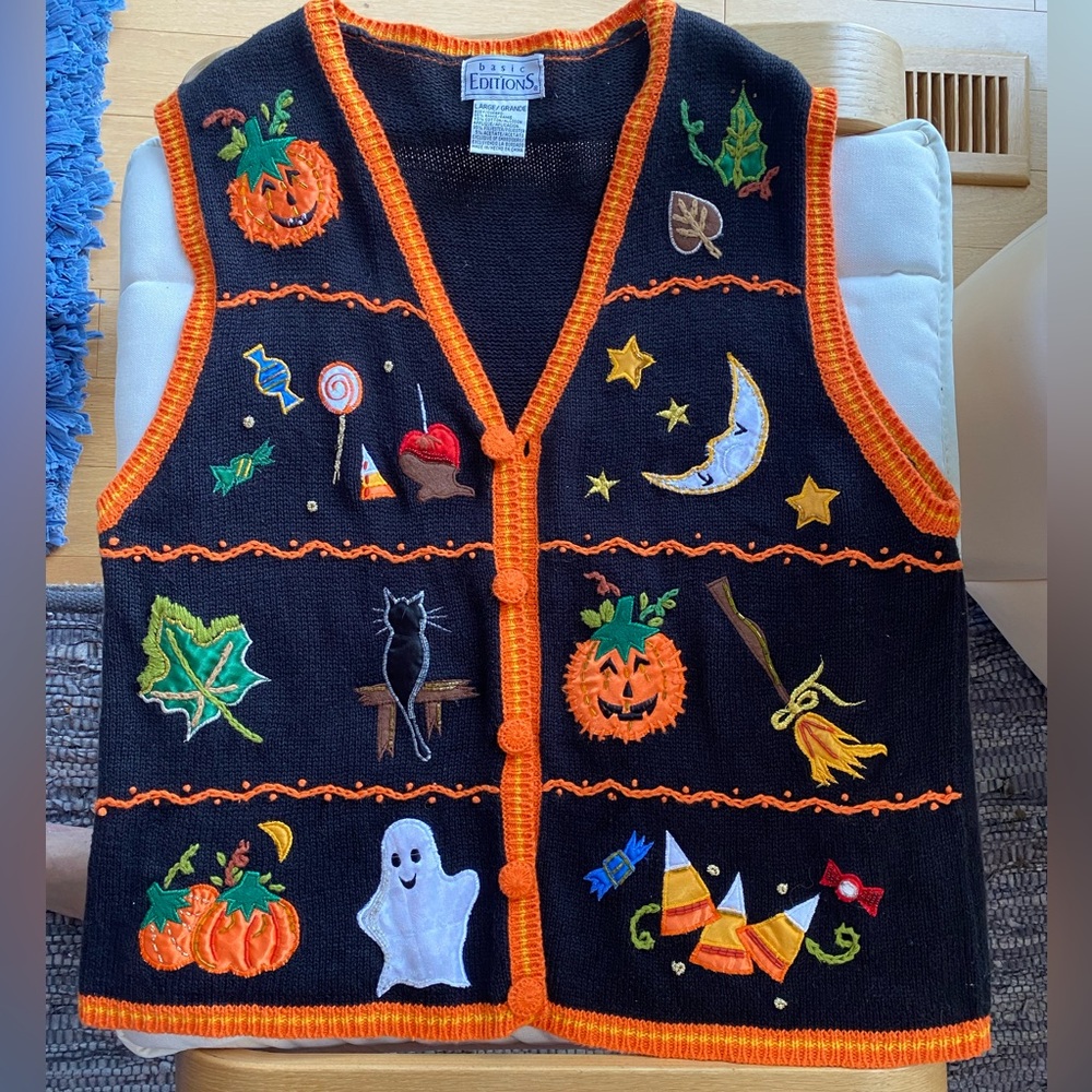 NWOT Size L Black Halloween Vest 🎃👻🍁! Very Cute!